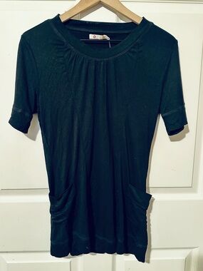 Tulle  | Top | Tulle Black Short-Sleeve Tee with Front Pockets
